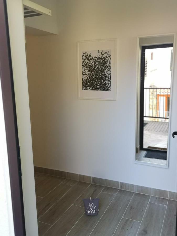 Apartman Studio Kod Ujevica Baška Voda Esterno foto