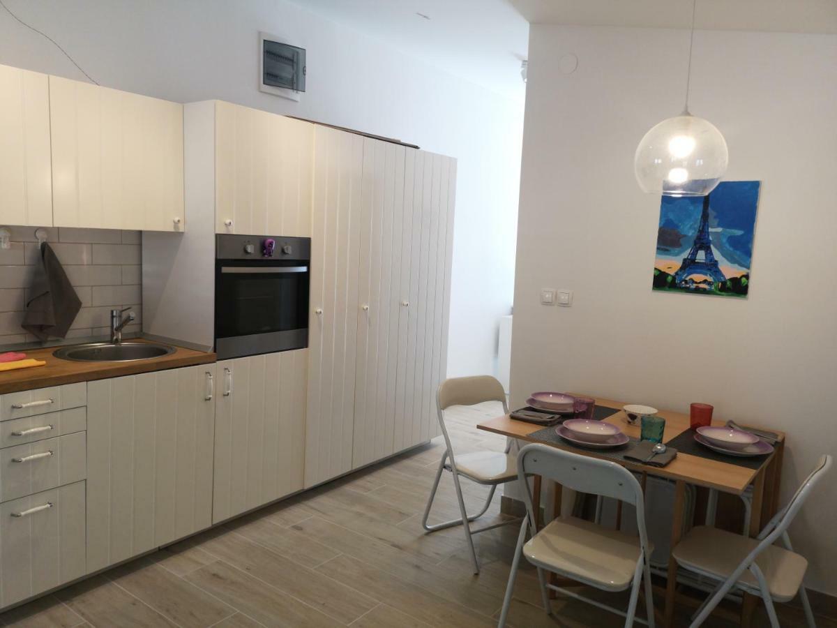 Apartman Studio Kod Ujevica Baška Voda Esterno foto